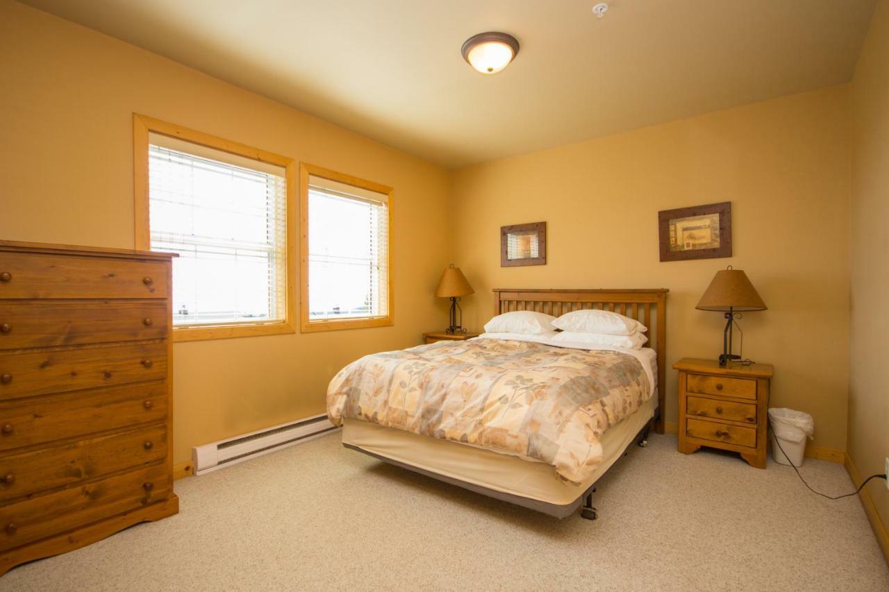 3 Bedroom 3 Bath Ski In Ski Out With Private Hot Tub Big White Exterior foto